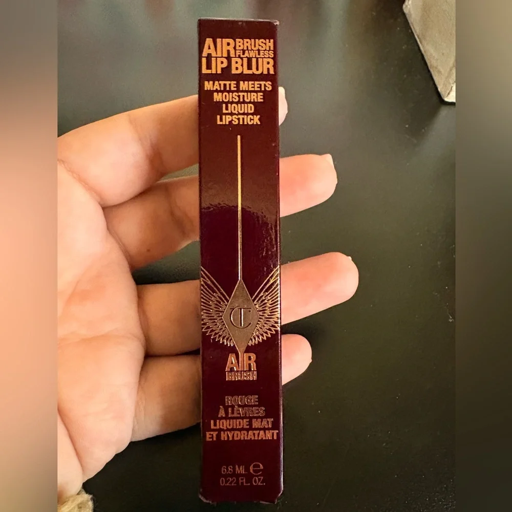 Charlotte Tilbury Airbrush Flawless Lip Blur Lipstick - Color Pillowtalk Blur